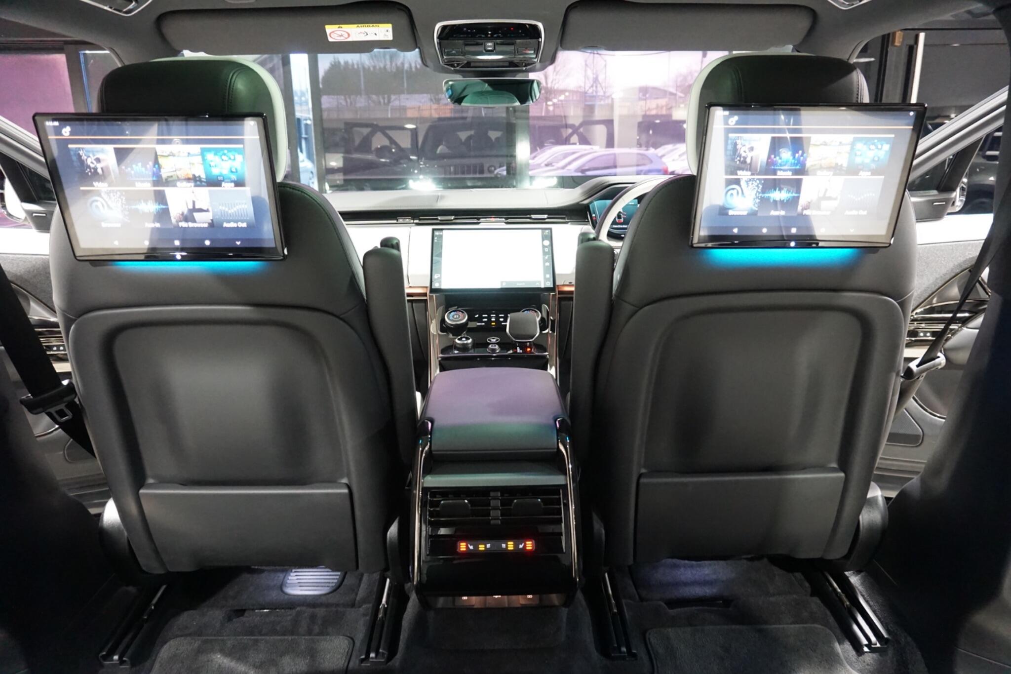 Land Rover Range Rover Sport 3.0 D300 MHEV Dynamic SE SUV 5dr Diesel Auto 4WD Euro 6 (s/s) (300 ps)